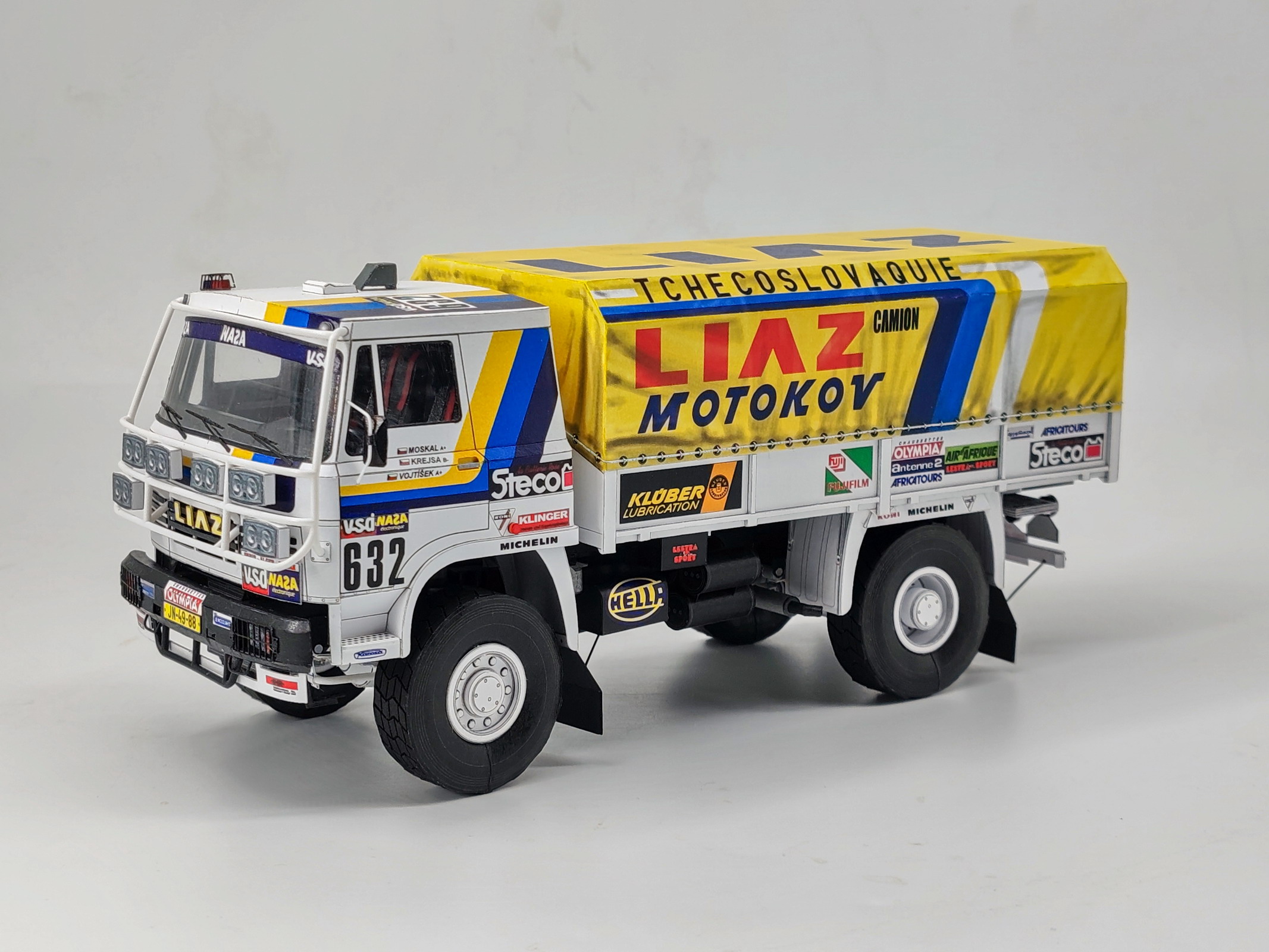 LIAZ 100.55 D (č. 631 + 632), Dakar 1986, 1:32