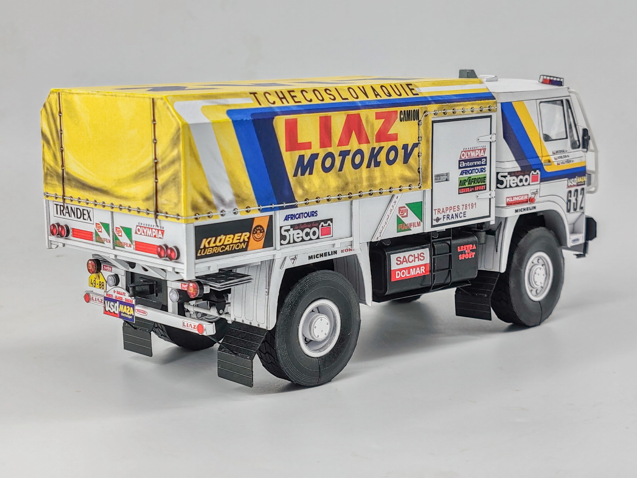 LIAZ 100.55 D (č. 631 + 632), Dakar 1986, 1:32