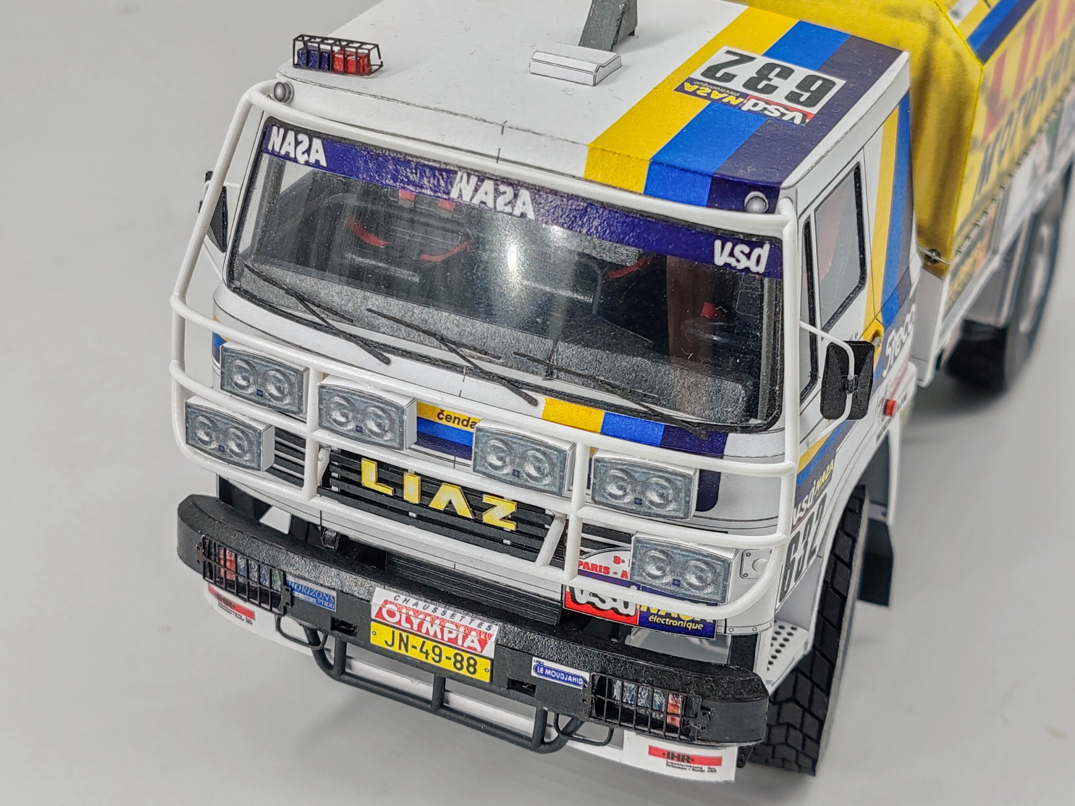 LIAZ 100.55 D, č. 631 + 632, Dakar 1986, 1:25