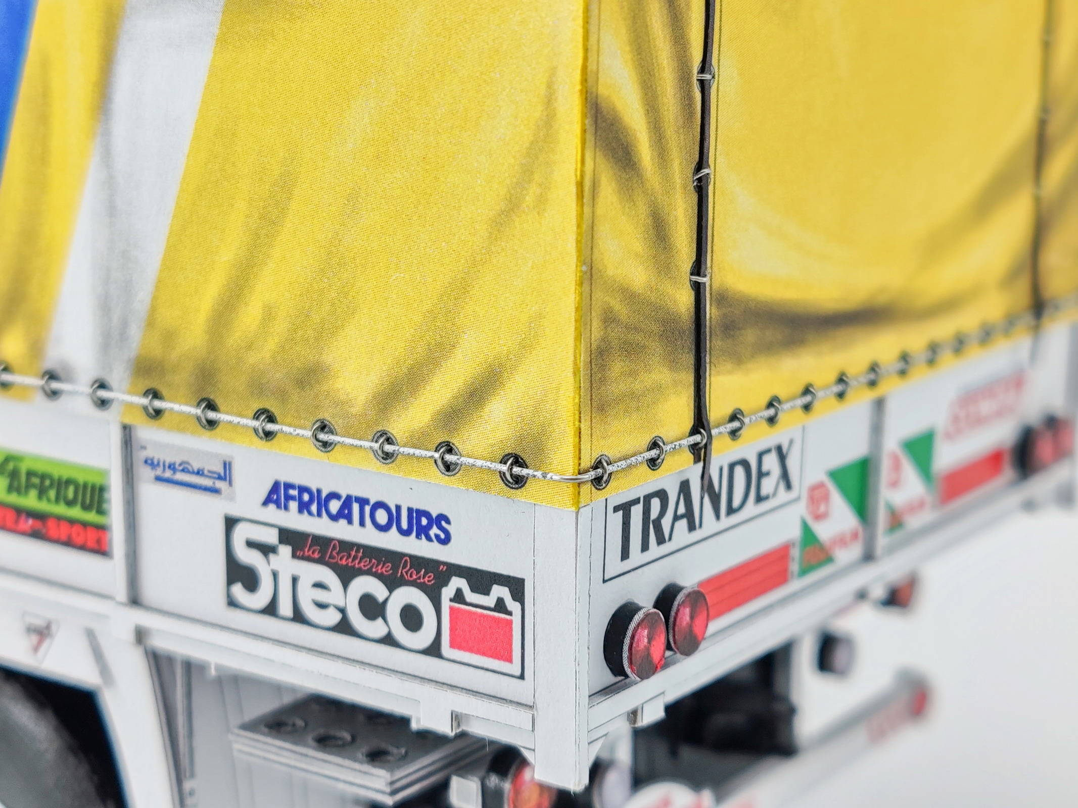 LIAZ 100.55 D (č. 631 + 632), Dakar 1986, 1:32